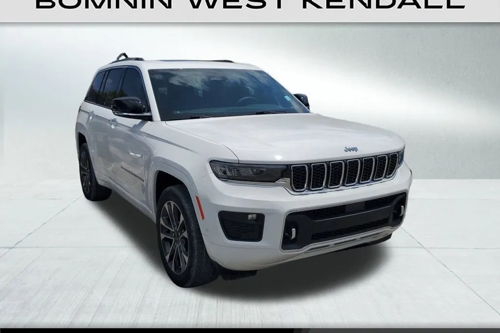 2023 Jeep Grand Cherokee Overland photo 1
