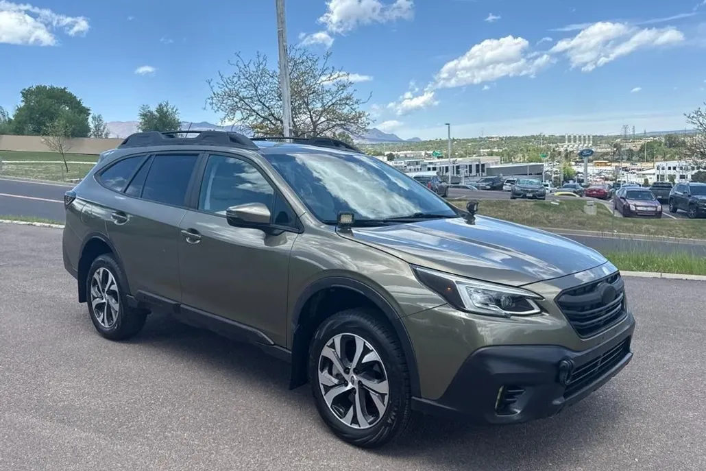2020 Subaru Outback Limited photo 1