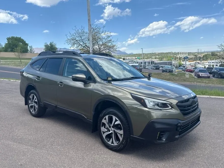 2020 Subaru Outback Limited photo 1