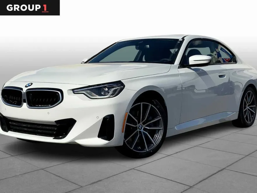 2025 Bmw 230i photo 1