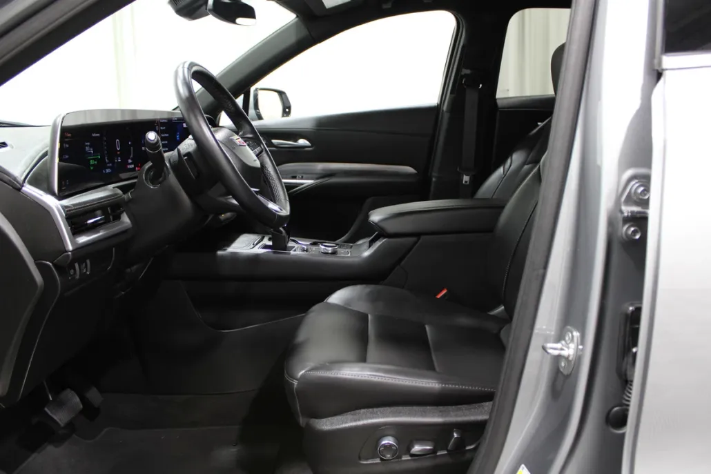 2025 Cadillac XT4 Premium Luxury photo 1