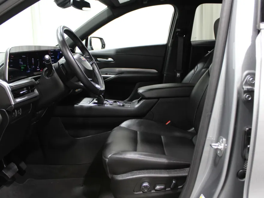 2025 Cadillac XT4 Premium Luxury photo 1