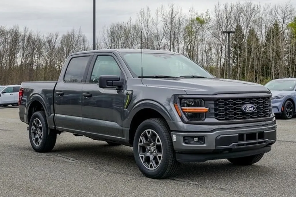 2025 Ford F-150 STX photo 1