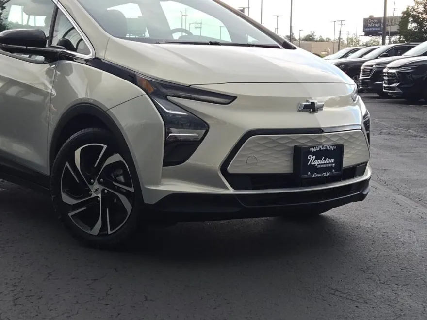 2023 Chevrolet Bolt EV 2LT photo 1
