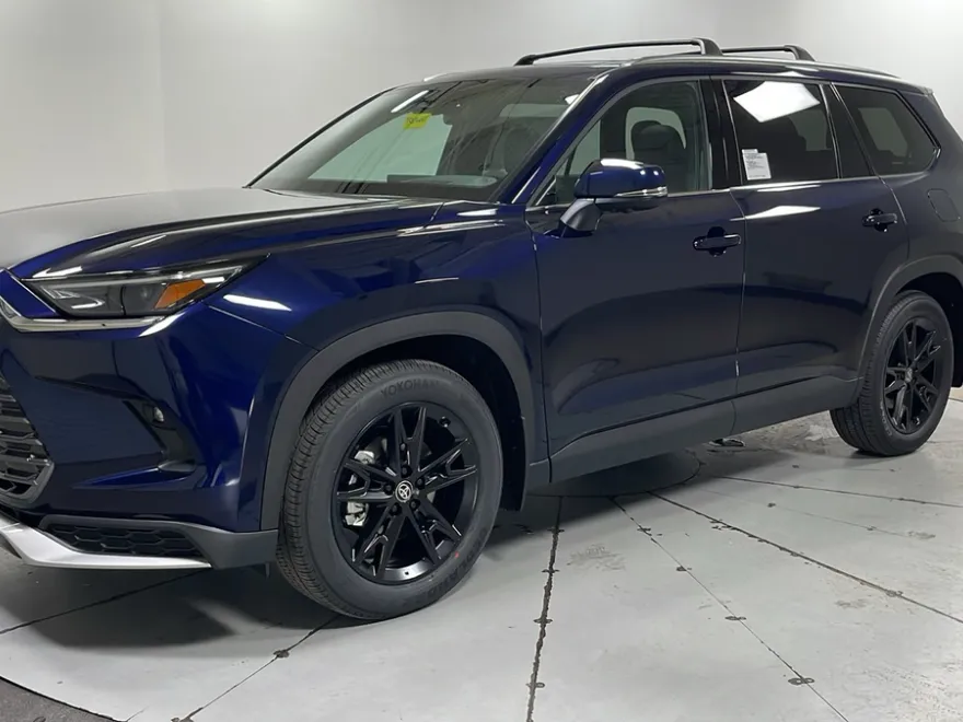 2026 Toyota Grand Highlander Limited photo 1