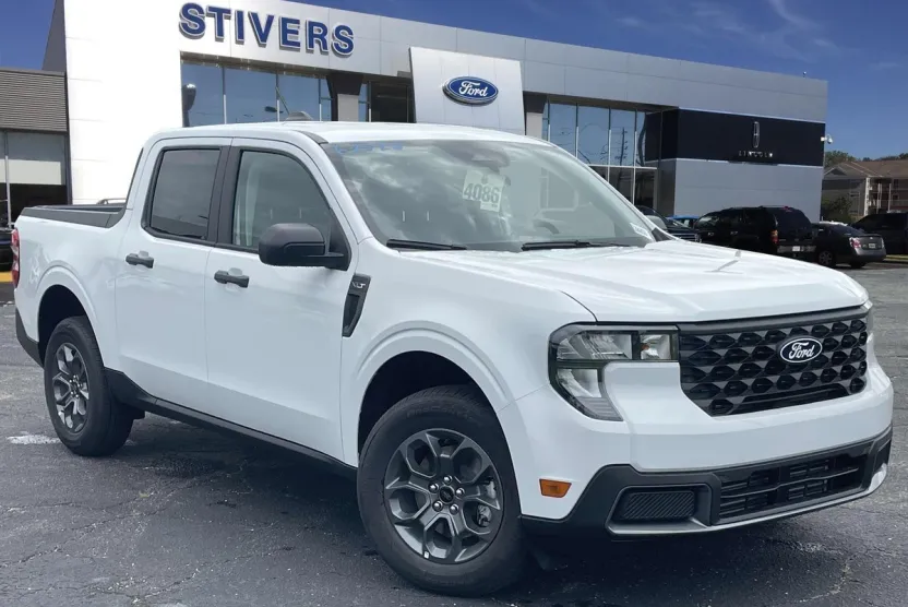 2025 Ford Maverick XLT photo 1