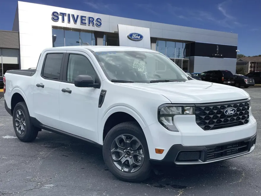 2025 Ford Maverick XLT photo 1