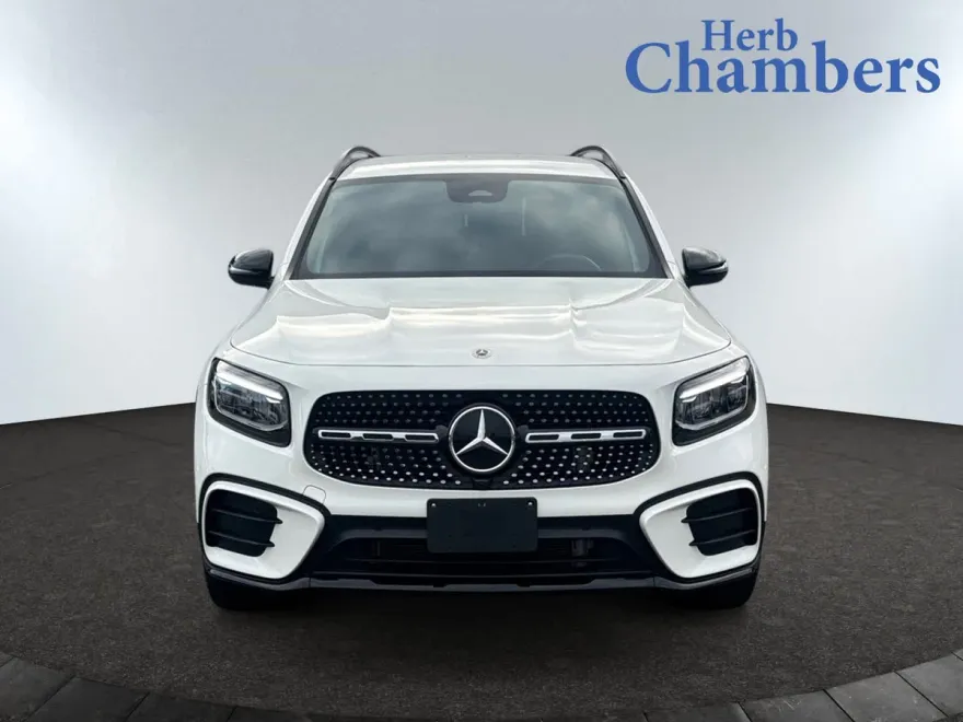 2025 Mercedes Benz GLB 250 4MATIC photo 1