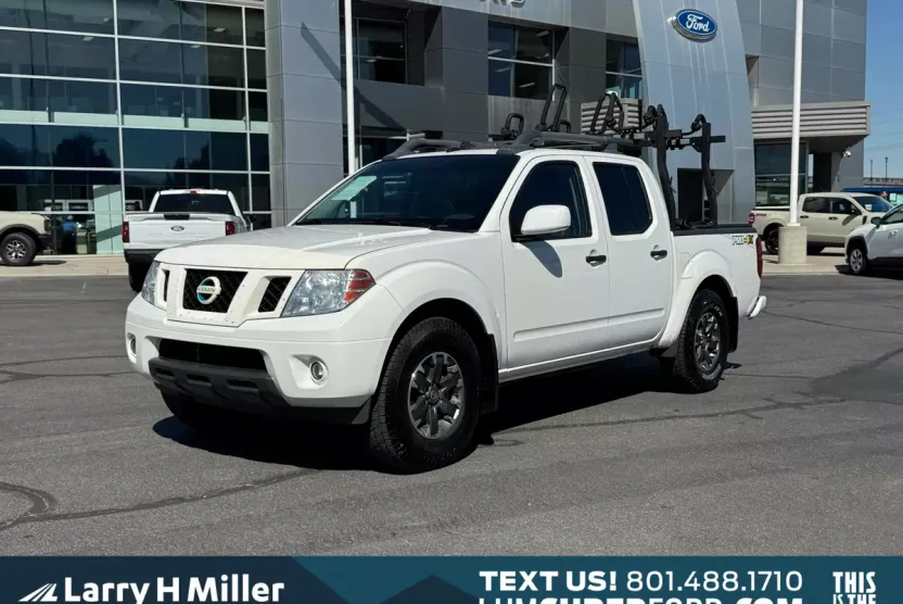 2020 Nissan Frontier PRO-4X Crew Cab photo 1