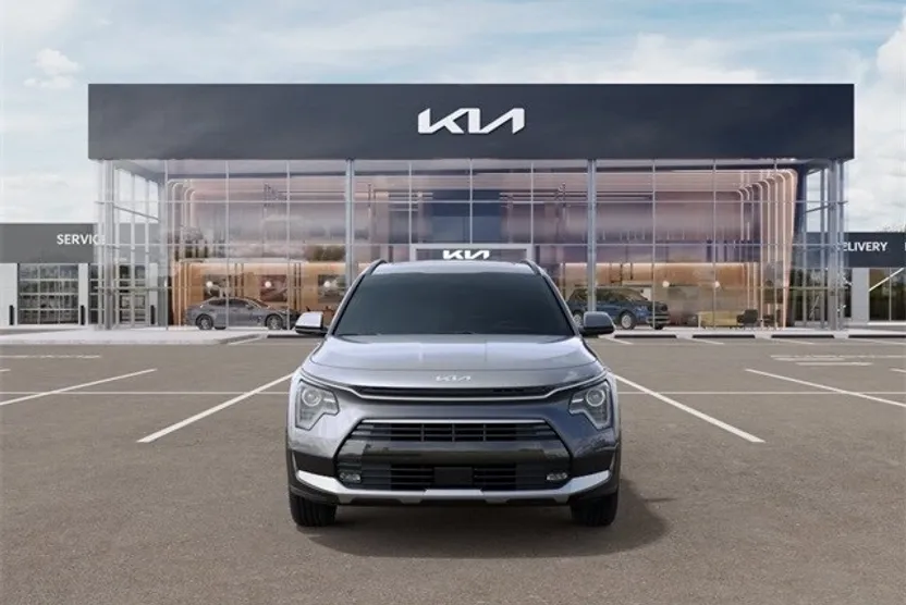 2024 Kia Niro EX Touring photo 1