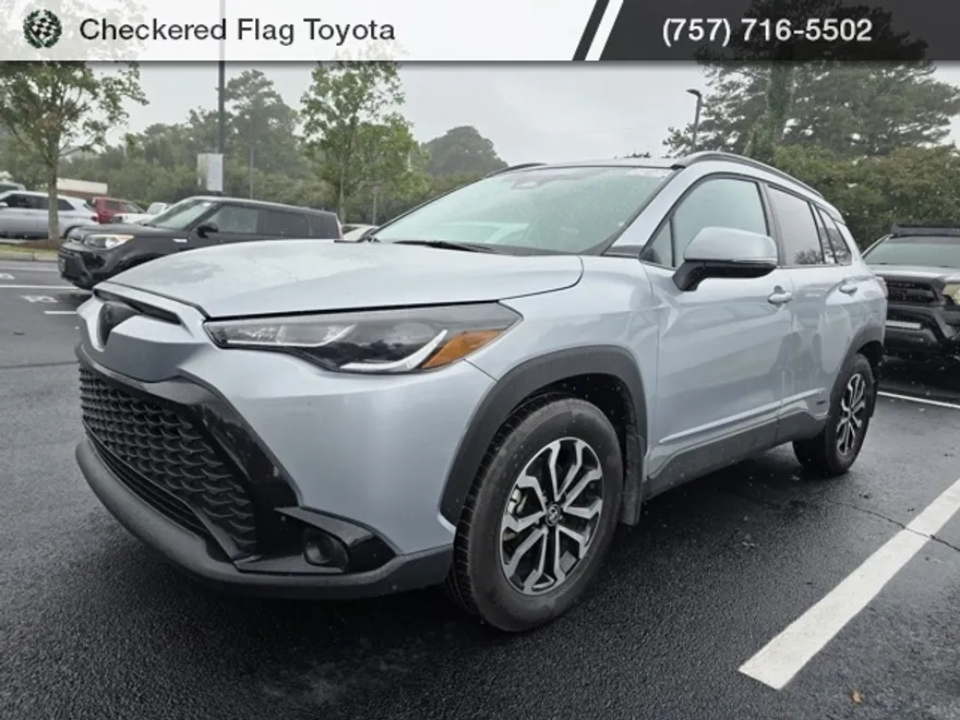 2024 Toyota Corolla Cross Hybrid SE photo 1