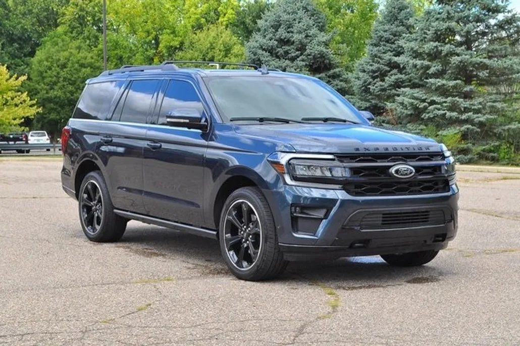 2022 Ford Expedition Limited photo 1
