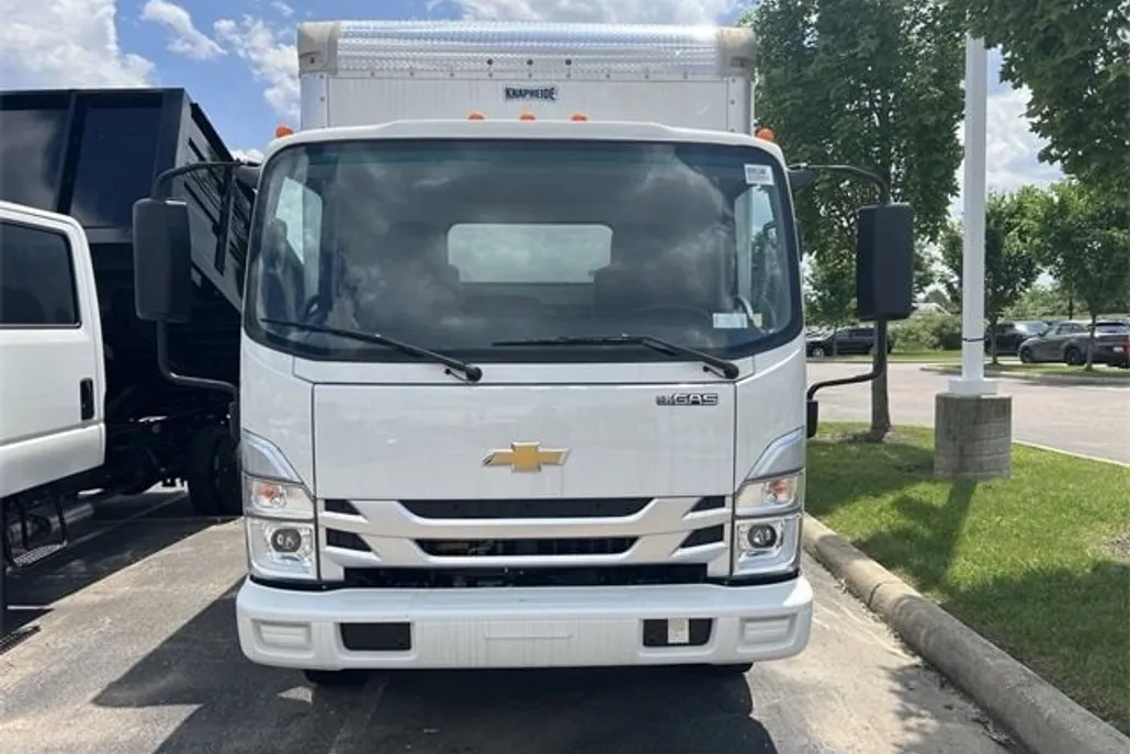 2024 Chevrolet Silverado photo 1