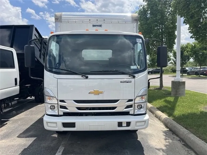 2024 Chevrolet Silverado photo 1