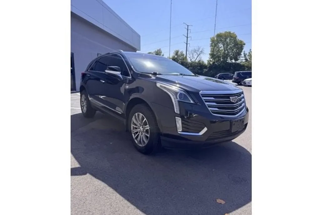 2017 Cadillac XT5 Luxury photo 1