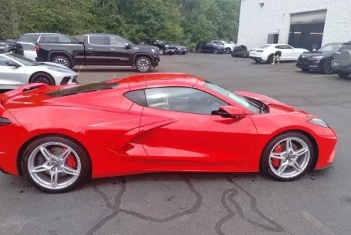 2022 Chevrolet Corvette Stingray 2LT photo 2