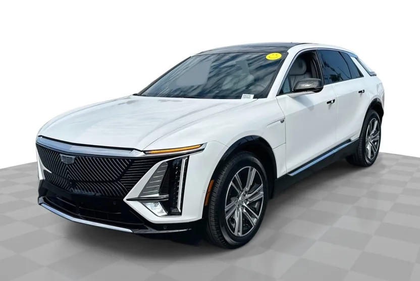 2024 Cadillac Lyriq Luxury photo 1