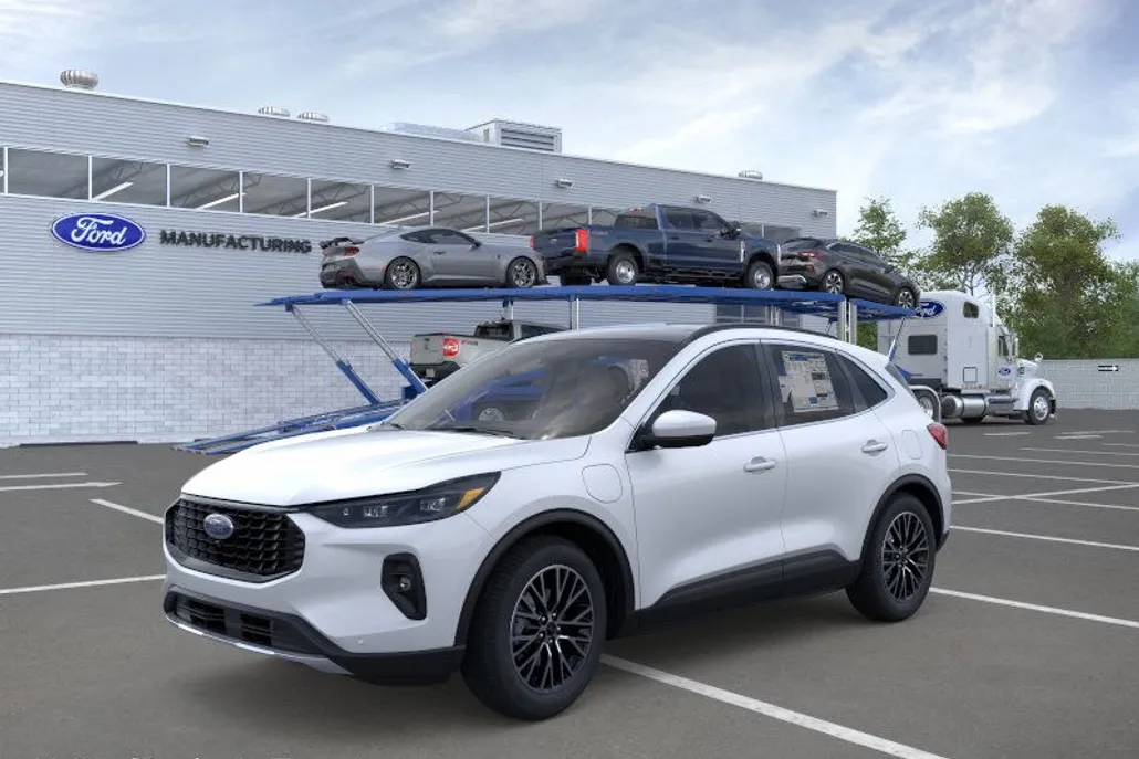 2025 Ford Escape Plug-In Hybrid photo 1