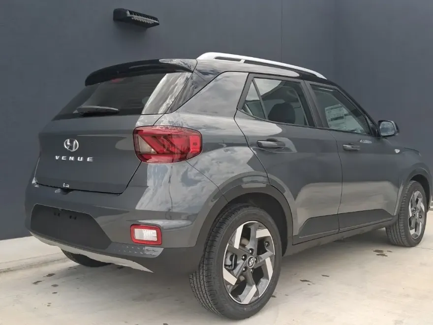 2025 Hyundai Venue Limited photo 1