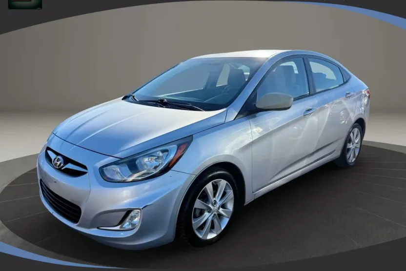 2012 Hyundai Accent GLS photo 1