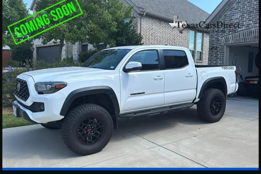2020 Toyota Tacoma TRD Off-Road photo 1