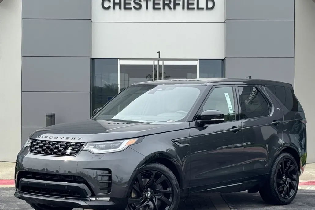 2025 Land Rover Discovery SE photo 1