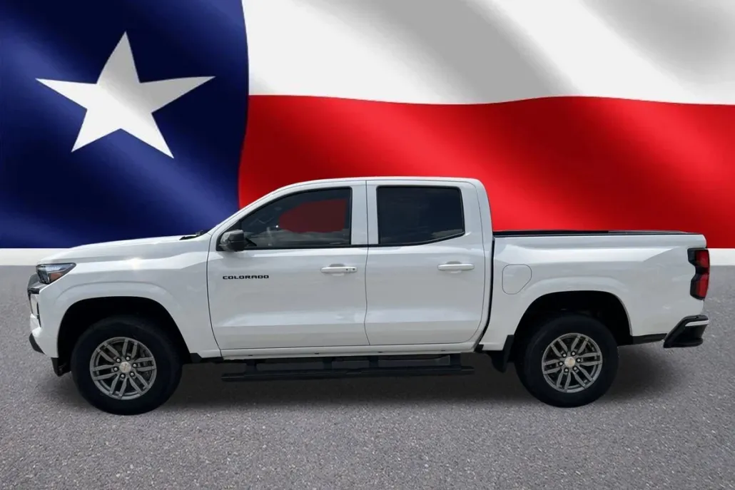 2026 Chevrolet Colorado LT photo 1
