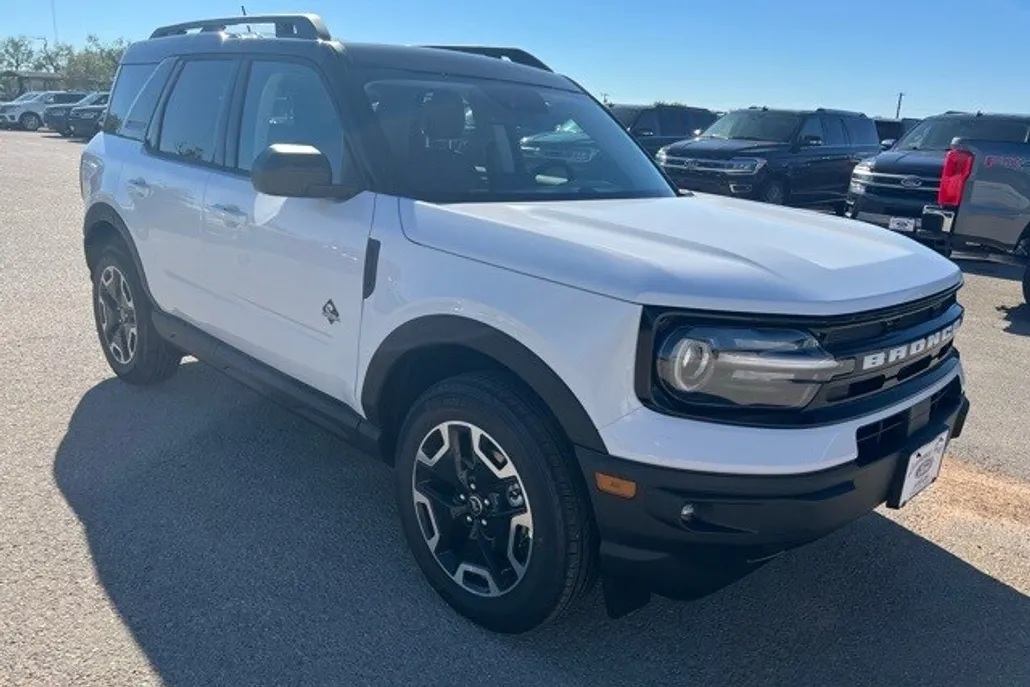 2024 Ford Bronco Sport Outer Banks photo 1