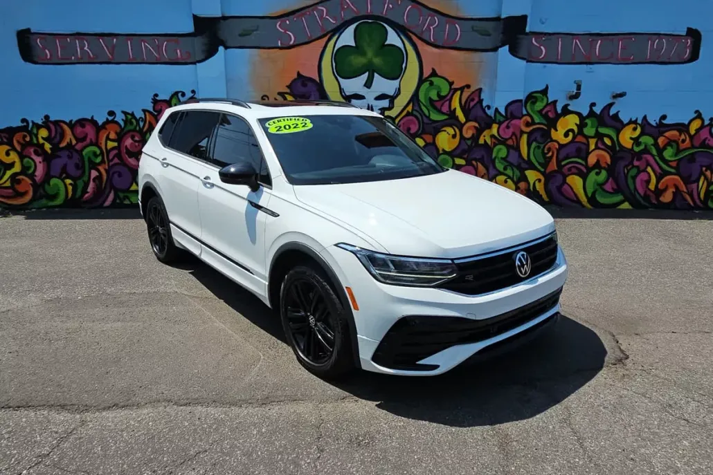 2022 Volkswagen Tiguan SE R-Line Black photo 1
