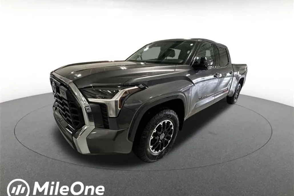 2022 Toyota Tundra SR5 photo 1