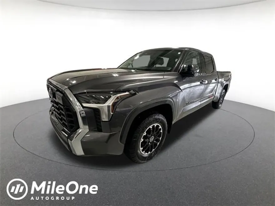2022 Toyota Tundra SR5 photo 1