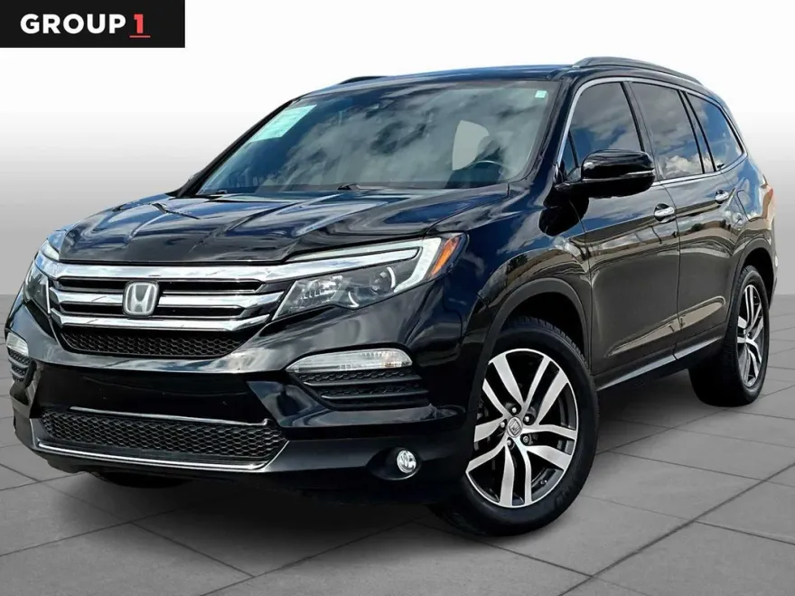 2016 Honda Pilot Touring photo 1