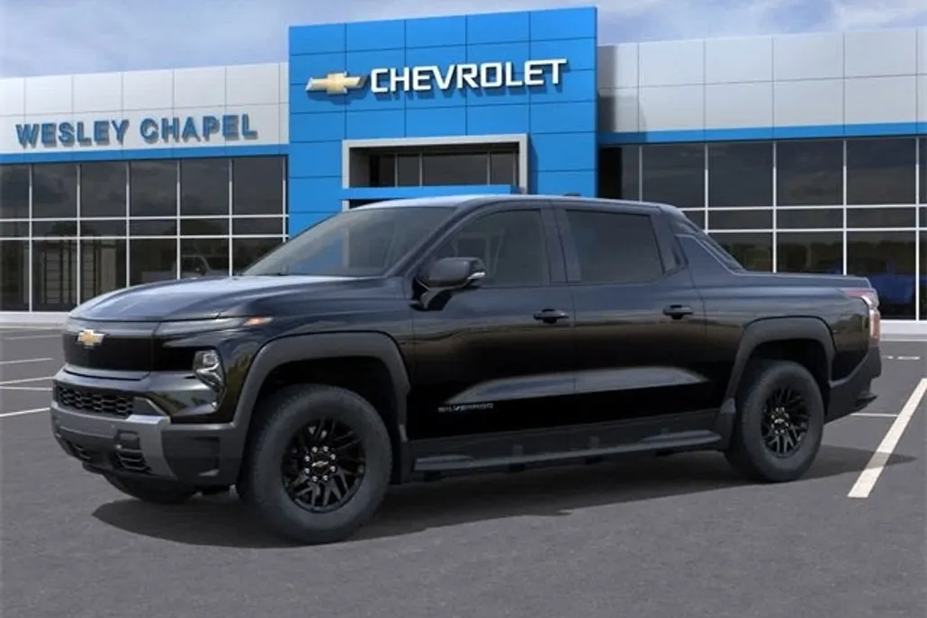 2026 Chevrolet Silverado EV LT photo 1