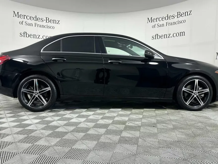 2022 Mercedes Benz A 220 photo 1