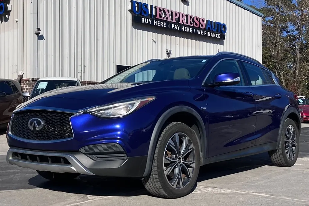 2019 Infiniti QX30 Luxe photo 1