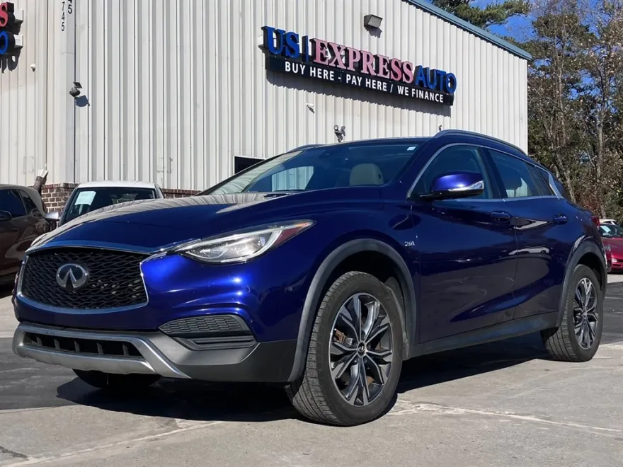 2019 Infiniti QX30 Luxe photo 1