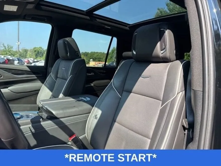 2024 Cadillac Escalade Sport photo 1