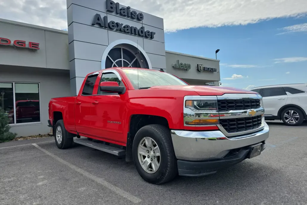 2018 Chevrolet Silverado 1500 LT photo 1