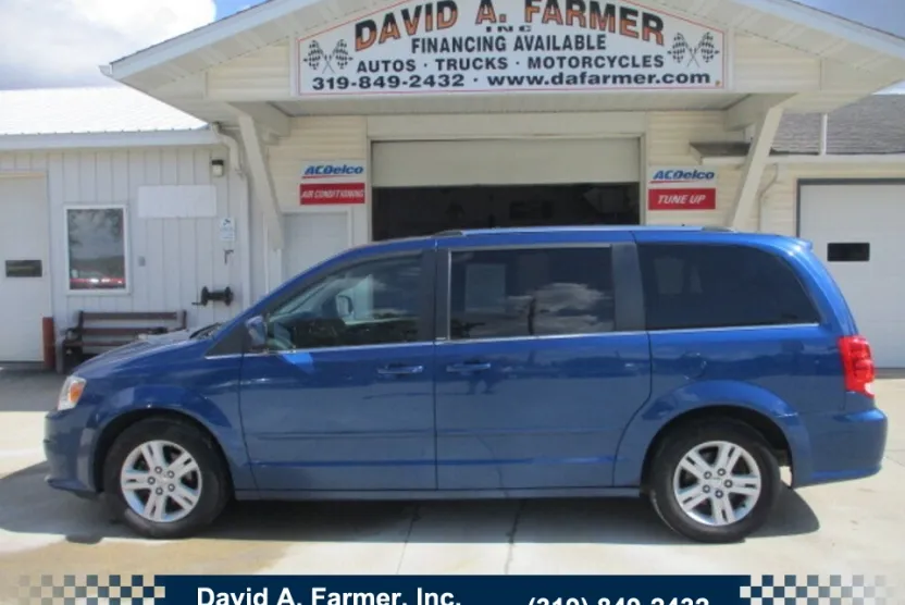 2011 Dodge Grand Caravan Crew photo 1