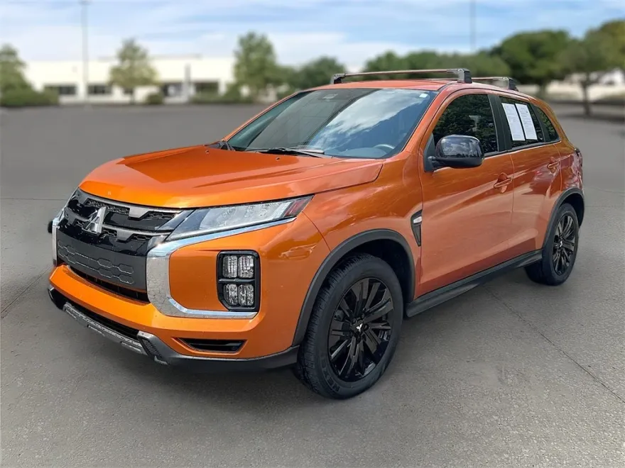 2023 Mitsubishi Outlander Sport LE photo 1
