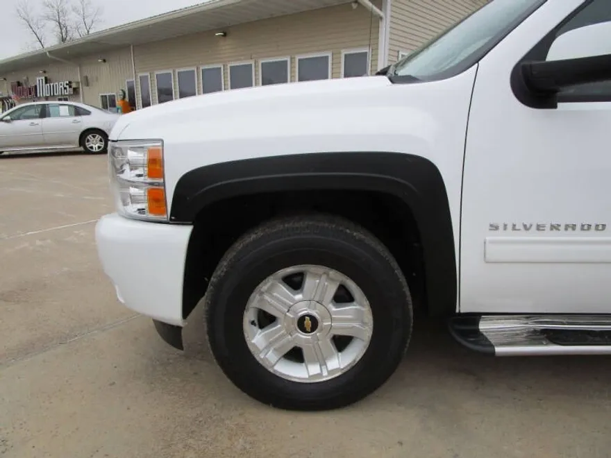 2013 Chevrolet Silverado 1500 LT photo 1