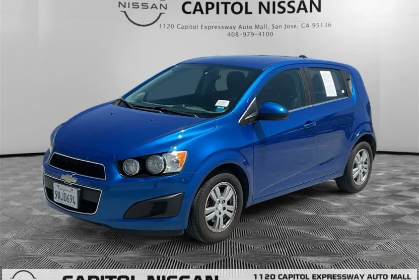 2016 Chevrolet Sonic LT photo 1
