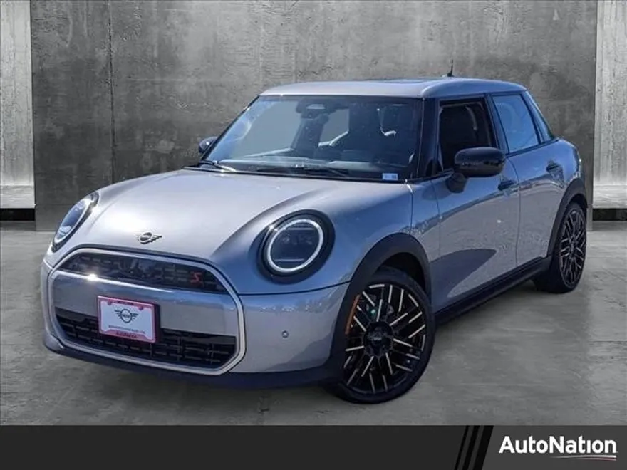 2025 Mini Cooper Hardtop 4 Door Signature photo 1