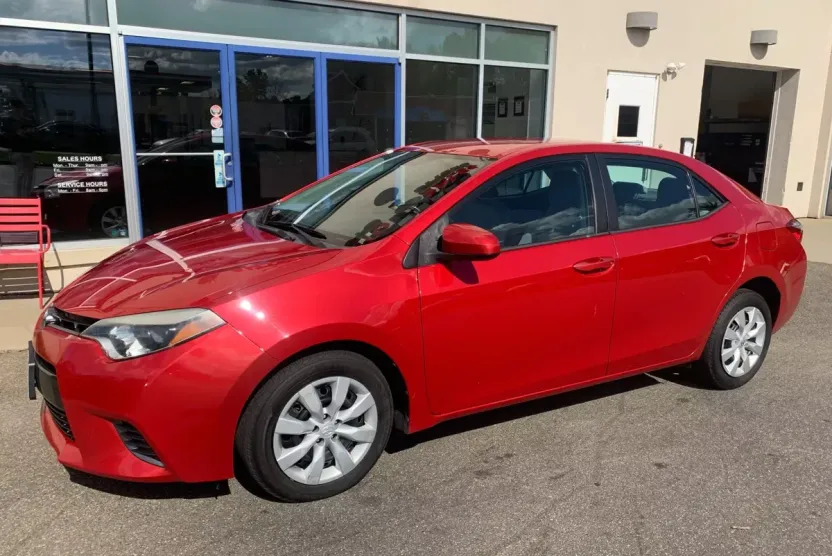 2016 Toyota Corolla L photo 1