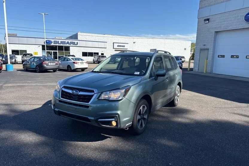 2018 Subaru Forester 2.5i Premium photo 1
