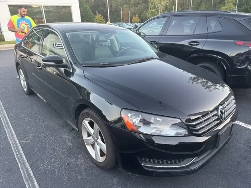 2014 Volkswagen Passat Wolfsburg Edition photo 1