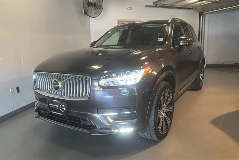 2023 Volvo XC90 Ultimate photo 1