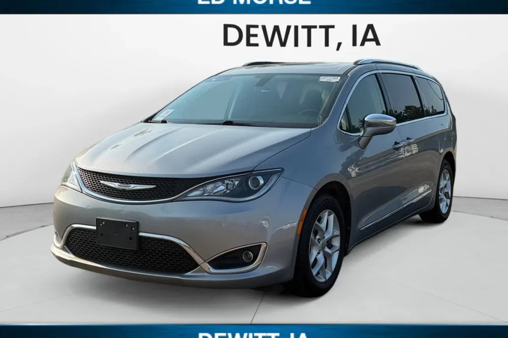 2020 Chrysler Pacifica Limited photo 1