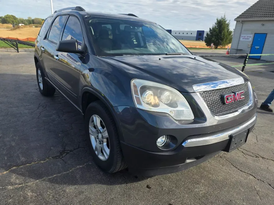 2011 Gmc Acadia SLE photo 1