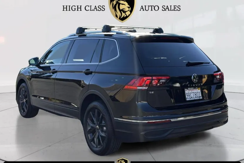 2024 Volkswagen Tiguan SE photo 1